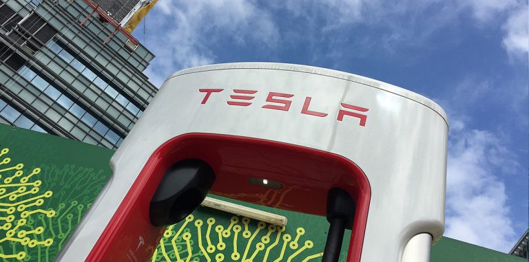«Tesla ведет себя как разработчик ПО, и в этом причина ее успеха»