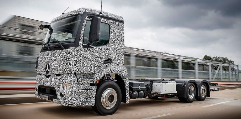 Daimler показала свой первый полностью электрический грузовик