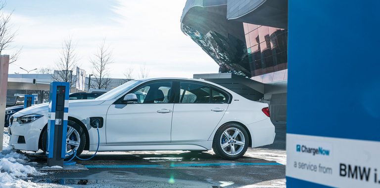 BMW выпустит конкурента Tesla Model 3