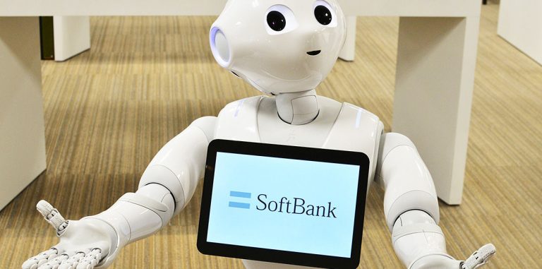 Робот Pepper наконец начинает работу в США