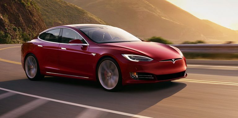 Tesla выпустила самый быстрый в мире потребительский автомобиль