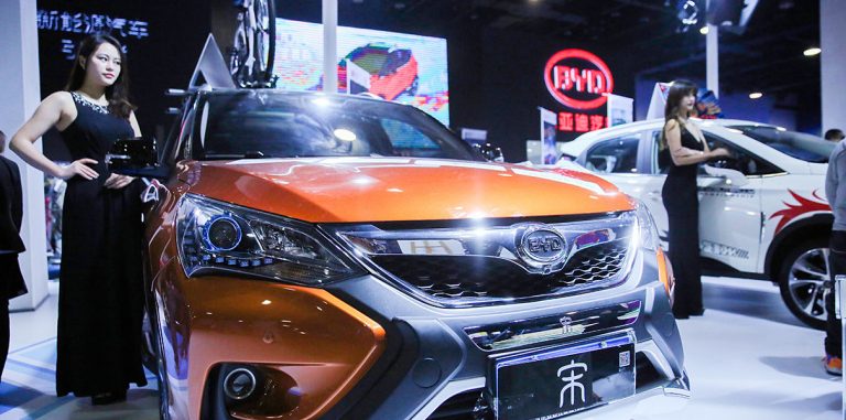 Продажи китайских гибридов BYD выросли за полгода вдвое