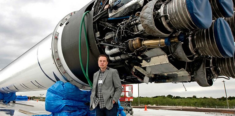 Маск попросил помощи с расследованием взрыва Falcon 9