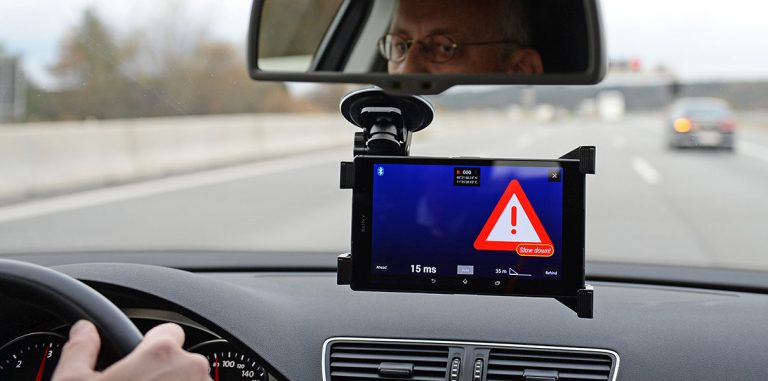Driversiti предлагает пользоваться телефоном для безопасности движения