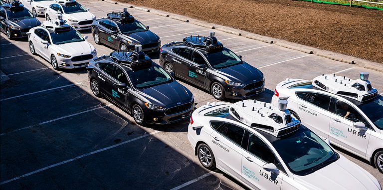 Uber начала тестировать пассажиров беспилотных такси