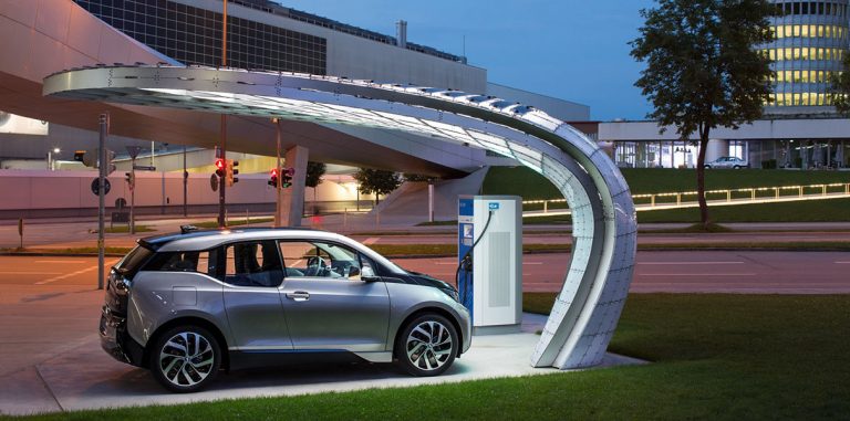 Nissan и BMW совместно открыли 120 новых электрических заправок