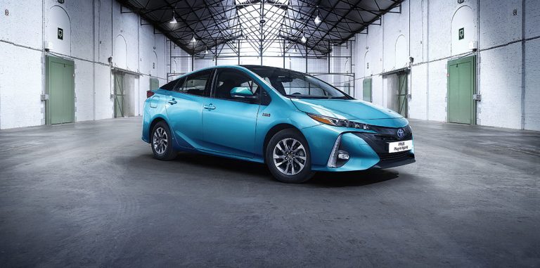 Prius пятого поколения может стать подключаемым гибридом