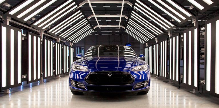 Илон Маск запретил делать скидки на автомобили Tesla