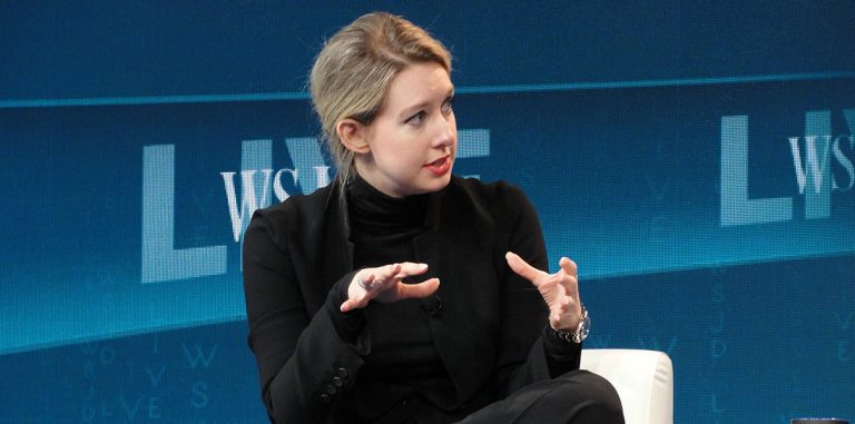 Theranos закрывает все свои клинические лаборатории