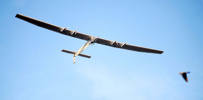 Самолет на солнечных батареях готов к повторному полету