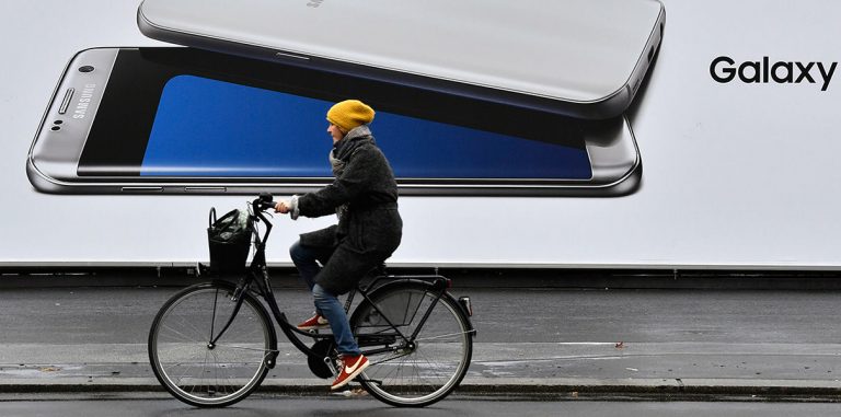 Samsung выпустит новый Galaxy S8 с виртуальным помощником Viv