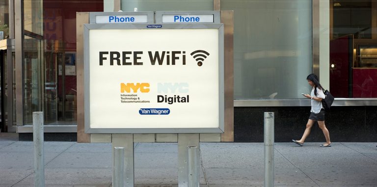 Телефоны-автоматы в Нью-Йорке заменят на Wi-Fi станции