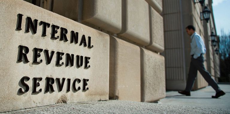 ФНС США начала охоту на владельцев биткойнов
