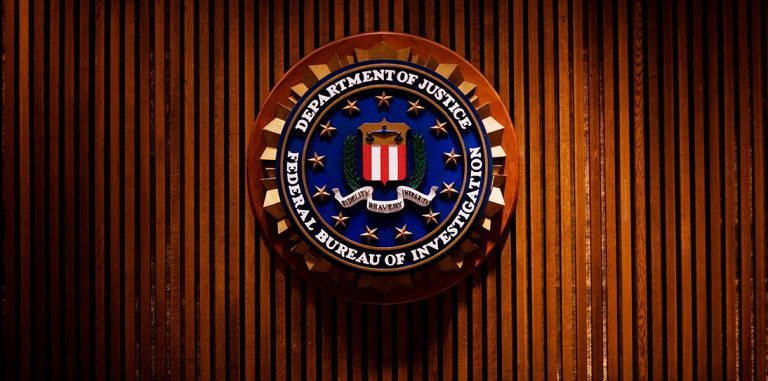 Спецслужбы США получили право на взлом любого компьютера в мире