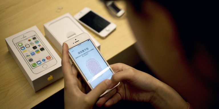 Apple хочет хранить отпечатки пальцев в облачном хранилище