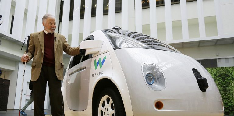 Google создал компанию Waymo для разработки робомобилей