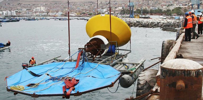 Atmocean превращает энергию волн в пресную воду