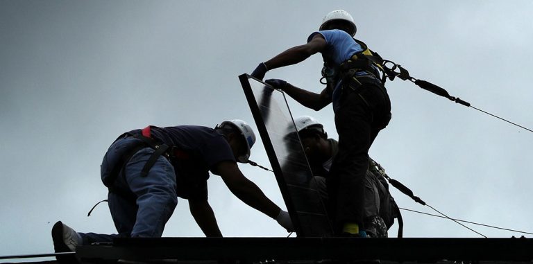 Число рабочих мест в сфере солнечной энергетики бьет рекорды