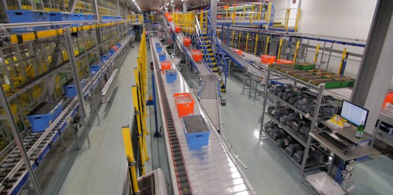 Cупермаркет Ocado уверен, что автоматизировал склады лучше, чем Amazon
