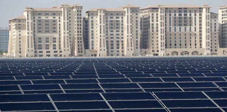 ОАЭ инвестирует $163 млрд в возобновляемую энергию