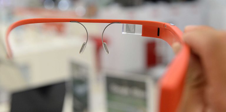 Apple и производитель оптики Carl Zeiss разрабатывают AR-очки