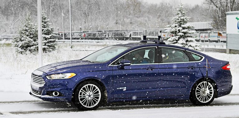 Робомобили Ford учат ездить в метель