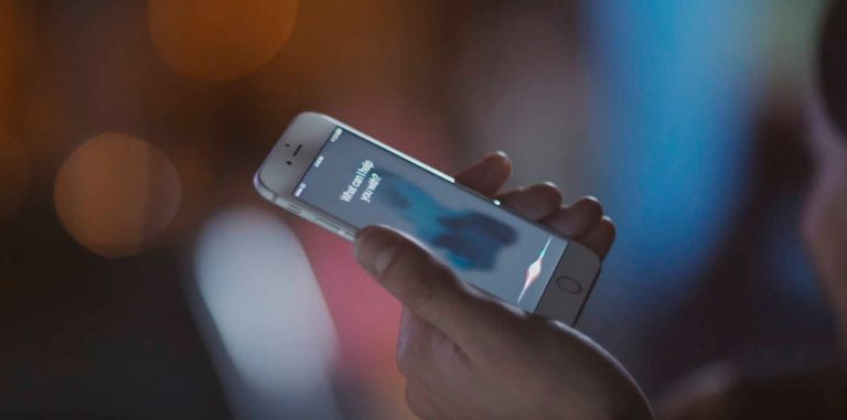 Хакеры могут тайно взломать смартфон через виртуальных помощников
