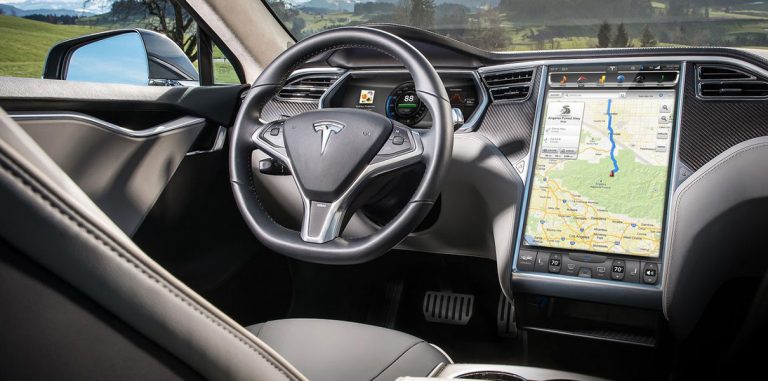 Tesla помешала хакеру Джорджу Хоцу приобрести автомобиль Model S