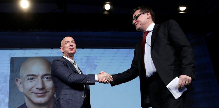 Blue Origin заключила первый контракт на запуск спутника