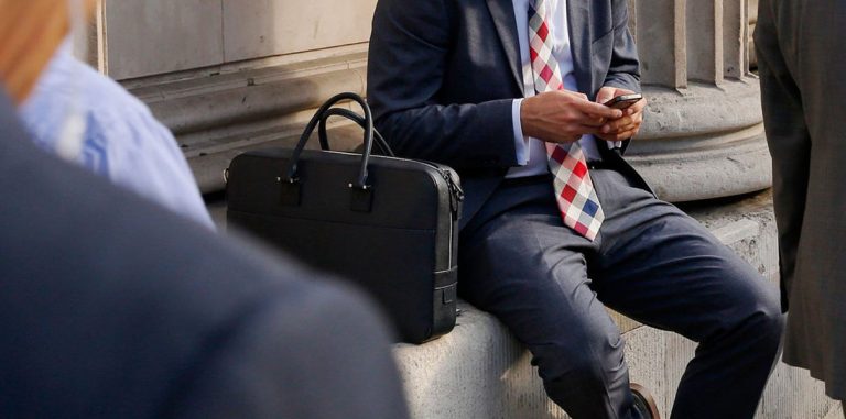 В Японии компаниям разрешат продавать большие данные