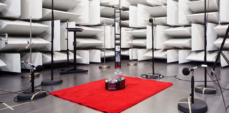 Dyson работает над ИИ в своих пылесосах