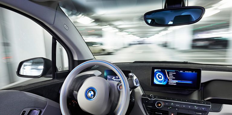 BMW представит беспилотники с 5 уровнем автономности к 2021 году