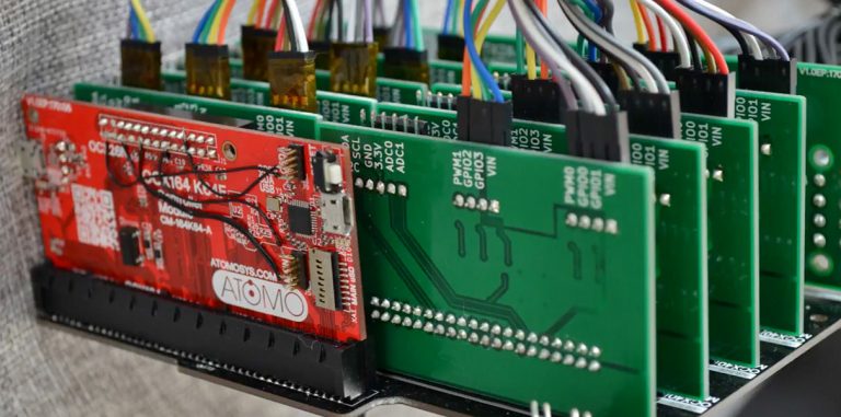Atomo позволяет создавать роботов людям без особых знаний электроники
