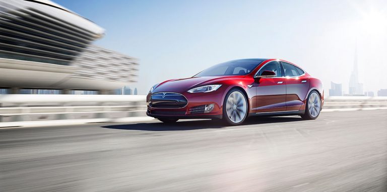 Илон Маск показал прототип Tesla Model 3
