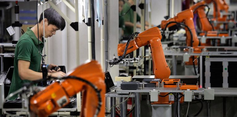 Немецкие инженеры создали «френдзону» для рабочих и роботов