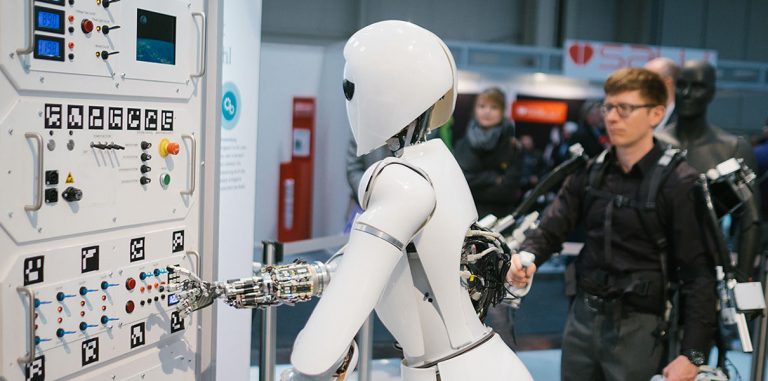 «Машины будут управлять миром к середине 2020-х»