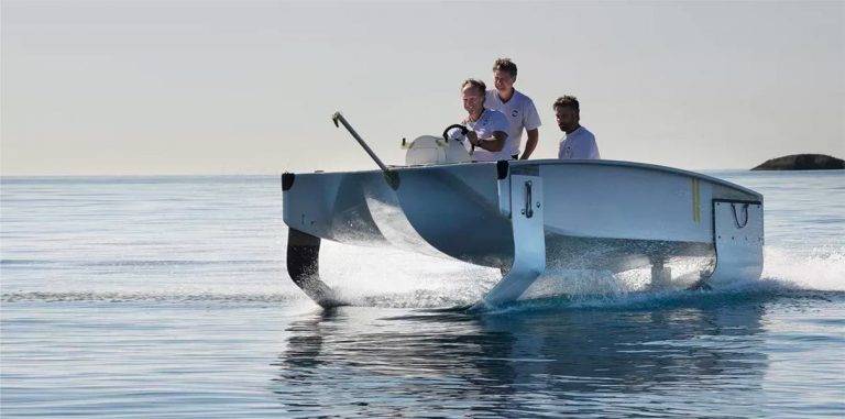Стартап SeaBubbles показал прототип речного такси