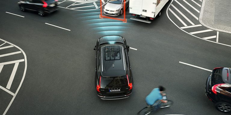 К 2020 году автомобили Volvo перестанут убивать людей
