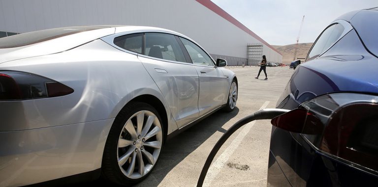 «Cекретное оружие Tesla — аккумуляторы»