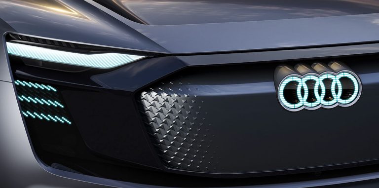 Audi представила электрический внедорожник — конкурента Tesla