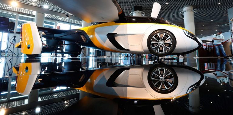 AeroMobil представила летающий автомобиль дороже $1 млн