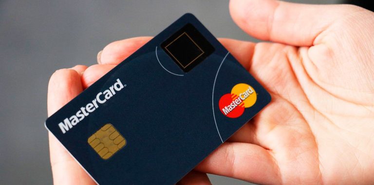 MasterCard создала банковскую карту со сканером отпечатков пальцев