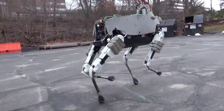 Роботы-собаки Boston Dynamics ищут работу курьеров