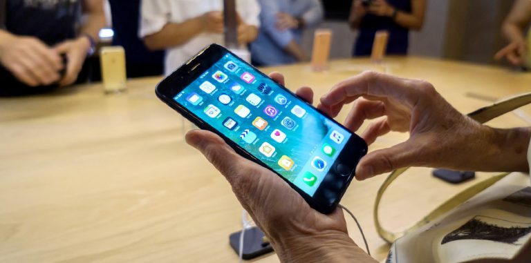Apple запатентовала систему подзарядки iPhone через Wi-Fi