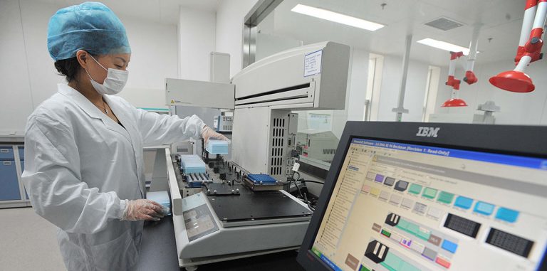 Полиция Китая заставляет граждан сдавать образцы ДНК