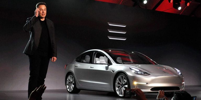 Илон Маск подтвердил выпуск Tesla Model 3 в июле