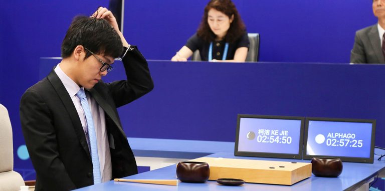 Алгоритм AlphaGo обыграл лучшего в мире игрока в го