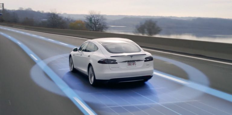 Tesla угрожает бизнесу страховых компаний
