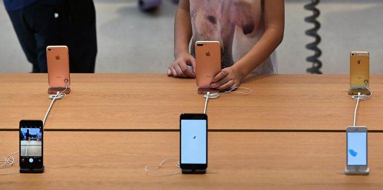 Apple разрабатывает собственный чип для ИИ