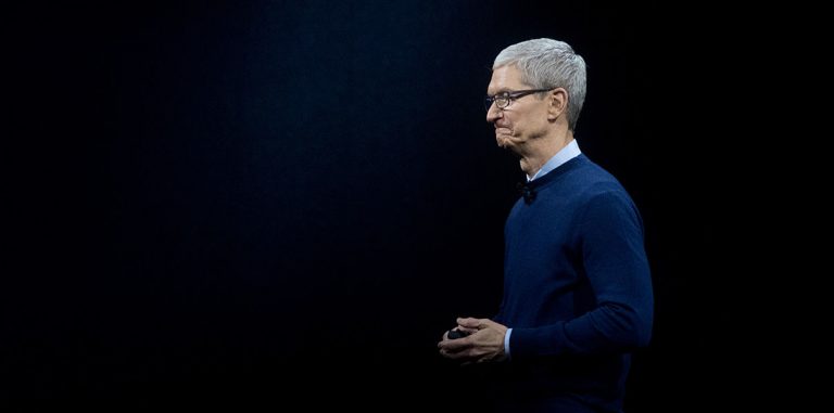 Тим Кук : «Apple разрабатывает систему для робомобилей»